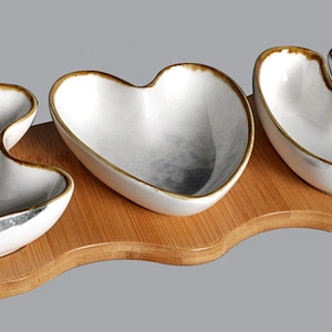 wholesale custom hotel restaurant glazed porcelain ceramic heart plate