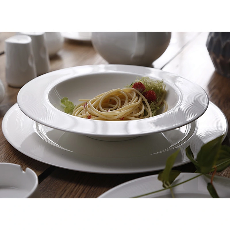 P&T Royal Ware Ceramic Wholesale Price Luxury High Quality Hotel Bone China Dinnerware Set