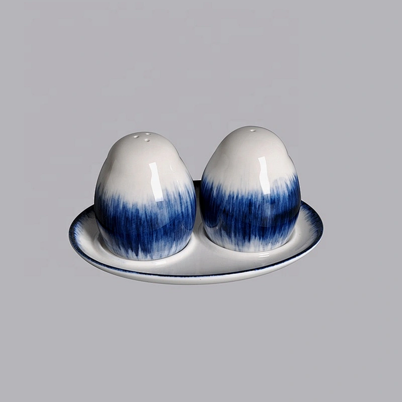 wholesale novelty fashionable porcelain ceramic salt  & pepper shaker set