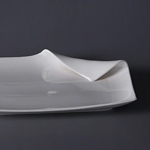 China supplier white tableware wholesale square porcelain ceramic dinner plates set for wedding