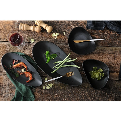 wholesale European glazed hotel triangle shape restaurant black dishes