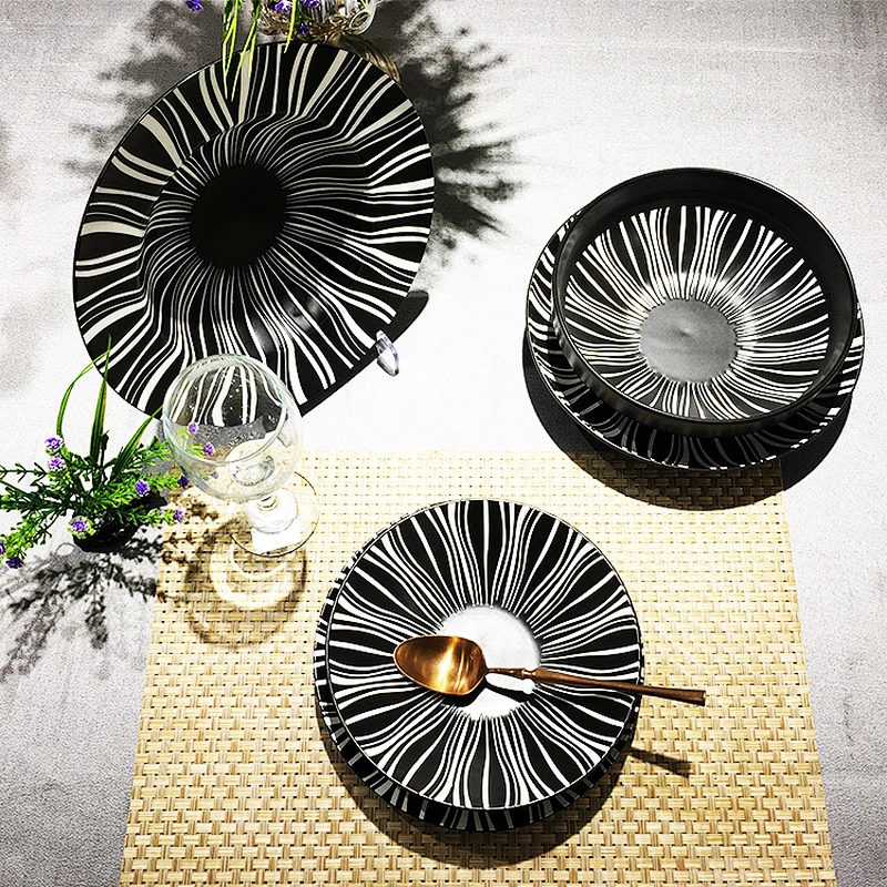 Round crockery porcelain dinner plate black flat spaghetti pasta plate