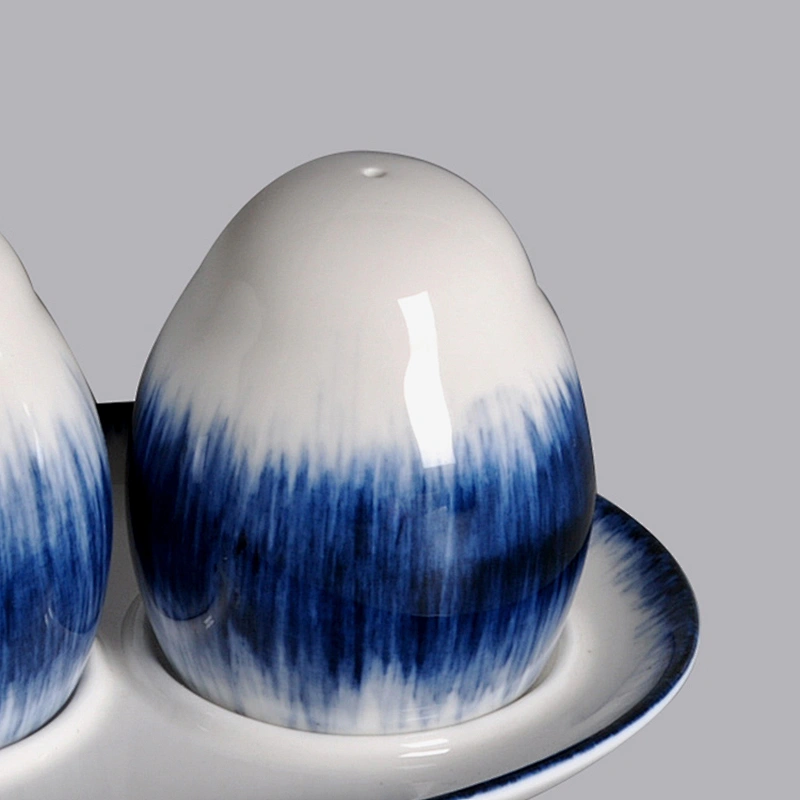 wholesale novelty fashionable porcelain ceramic salt  & pepper shaker set