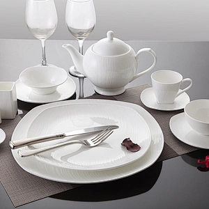 Hot Sale British Style Cups and Saucer Bone China England Tea Set White Porcelain Cups for Cafe