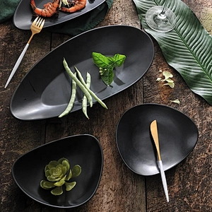 wholesale European glazed hotel triangle shape restaurant black dishes