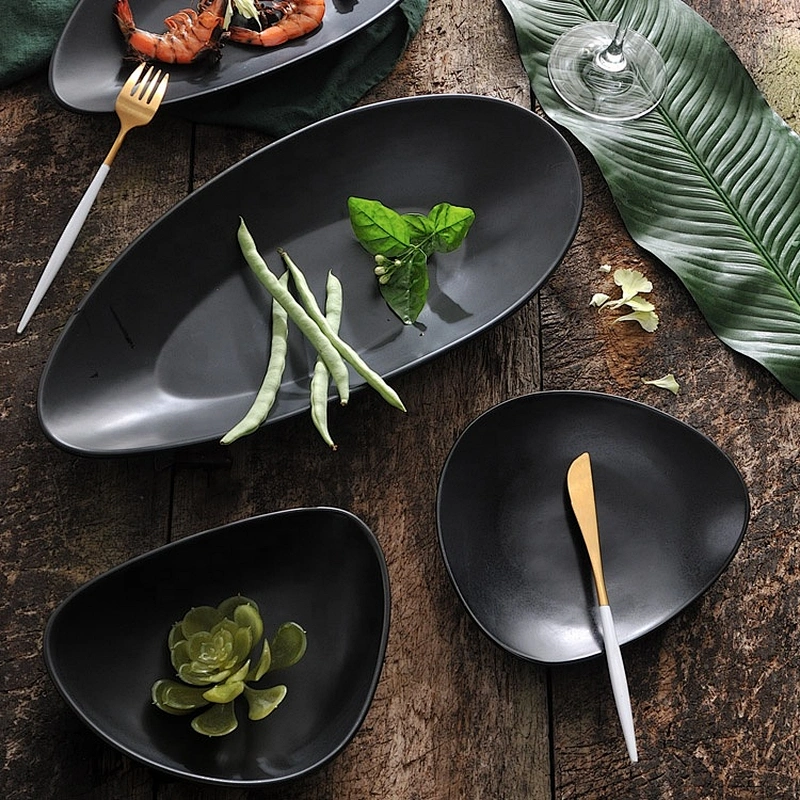 wholesale European glazed hotel triangle shape restaurant black dishes