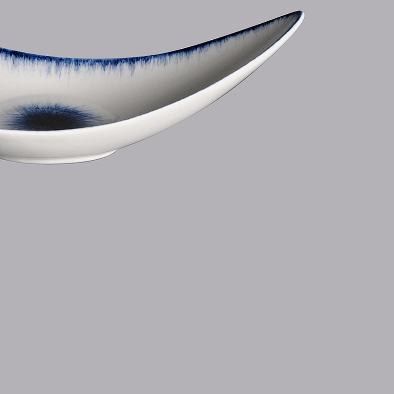 Japanese Tableware Leaf Boat Shaped Ceramic Dinner dessert dish Plate For Restaurant