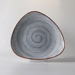 New design whole color glazed porcelain /gray  triangle  plate for hotel/restaurant/household