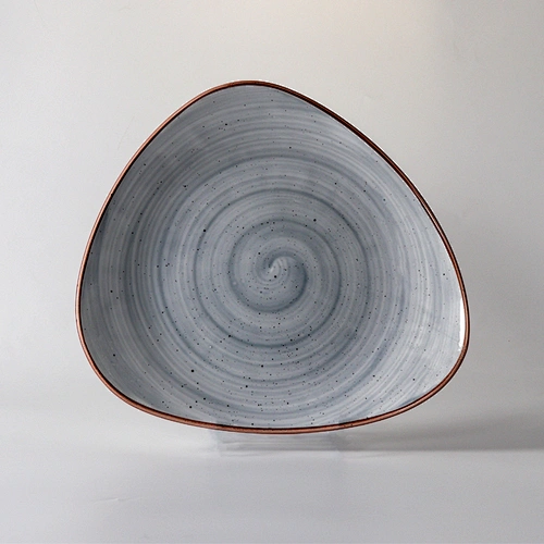 New design whole color glazed porcelain /gray  triangle  plate for hotel/restaurant/household