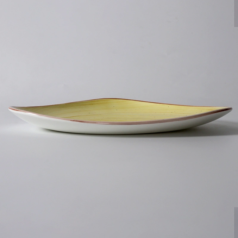 New design whole color glazed porcelain /gray  triangle  plate for hotel/restaurant/household