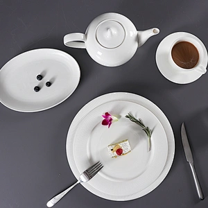 P&T Royalware Latest Design High Temperature Porcelain Cake Plate Restaurant Ceramic Plates Dishes