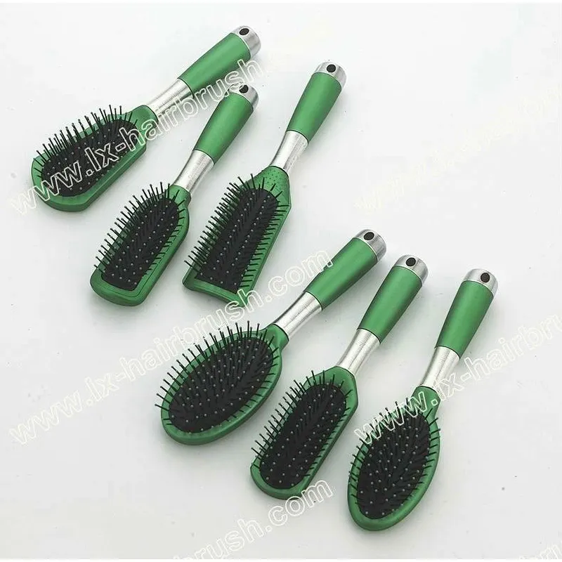 A-C handle plastic cushion hairbrush set