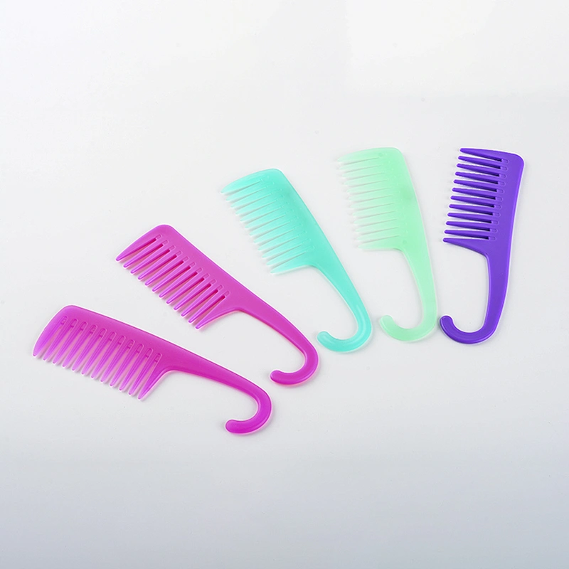 Wholesale cheap wide plastic tooth hook comb for bath
