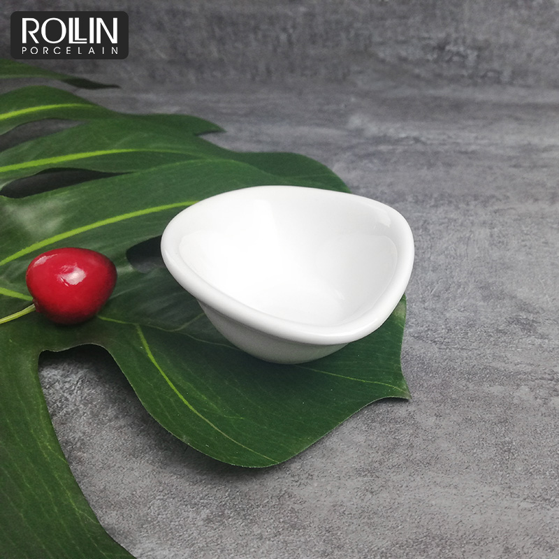 Hotel white porcelain dinnerware oval small porcelain dish relish dish