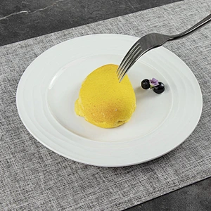 Various Size Cost Price Round Onion Pattern Edge Creative White Ceramic Plate Custom Ceramic Plate