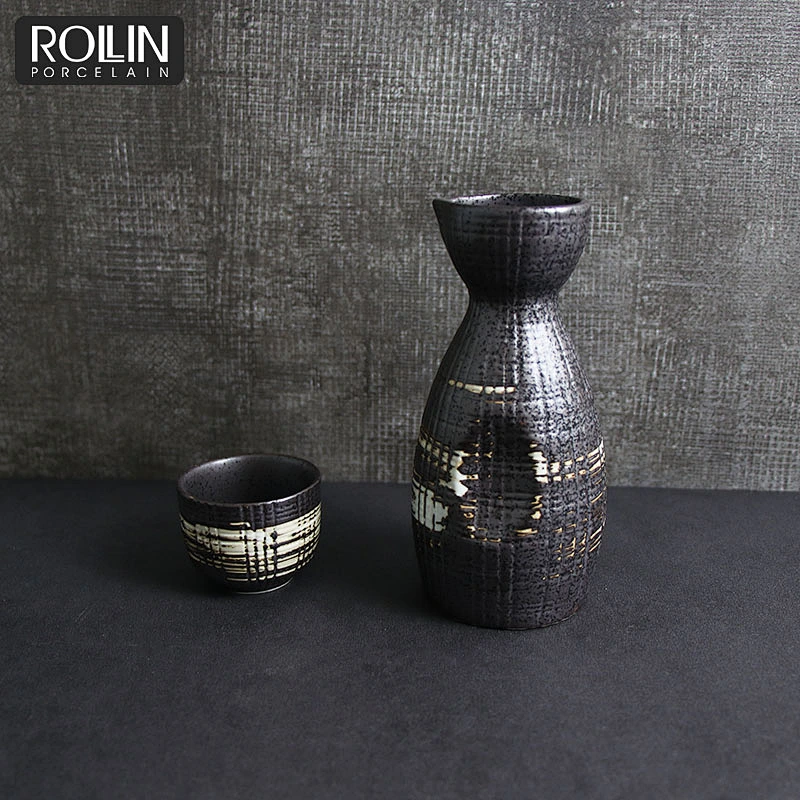 Japanese hand-printing porcelain sake bottle Saki cup black sake set