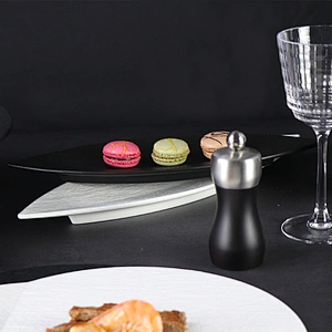 2020 New style black white ceramic dinner plates porcelain dinner sets restaurant dinnerware
