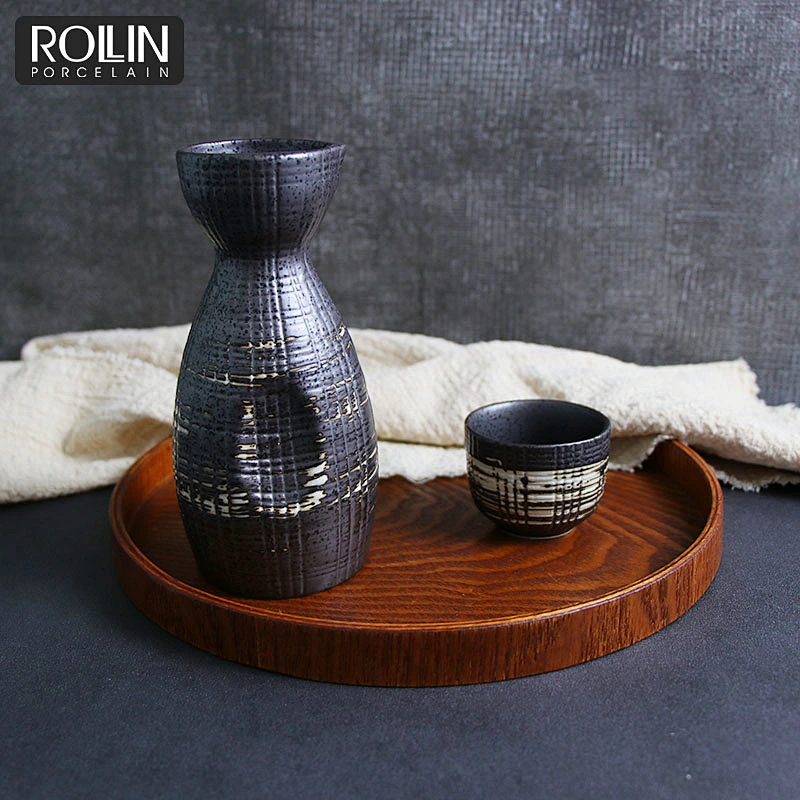 Japanese hand-printing porcelain sake bottle Saki cup black sake set