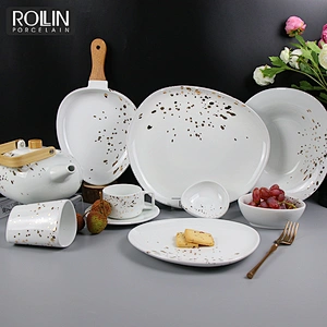 New Design Gold printing Porcelain Plates White Porcelain Plates with wooden handle Crockery Leaf Shape Plates