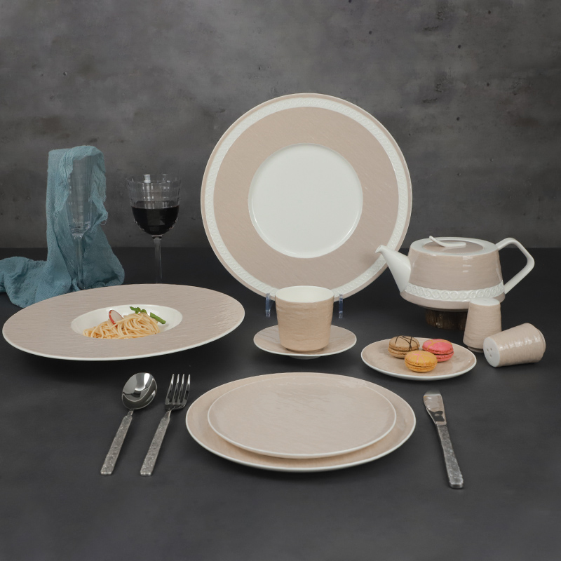Good quality fine bone china dinner set Luxurious style ceramic dinner set