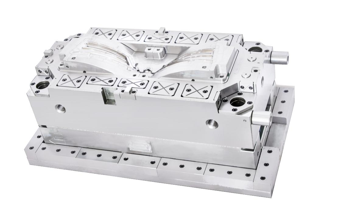 Injection mold for plastic parts