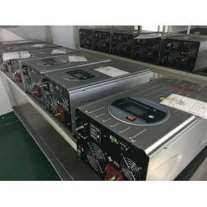 Hybrid Solar Invertor 24V 230V 2000W for Home Use