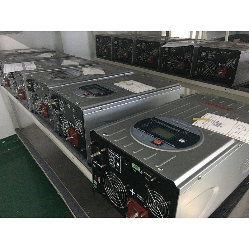 Hybrid Solar Invertor 24V 230V 2000W for Home Use