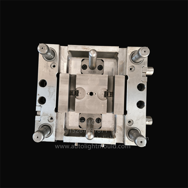 Car windshield plastic mold