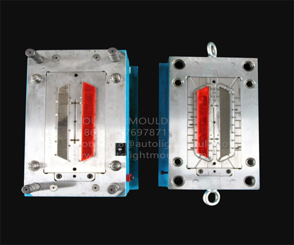 warning triangle reflector mold