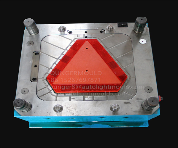 reflex reflector mold