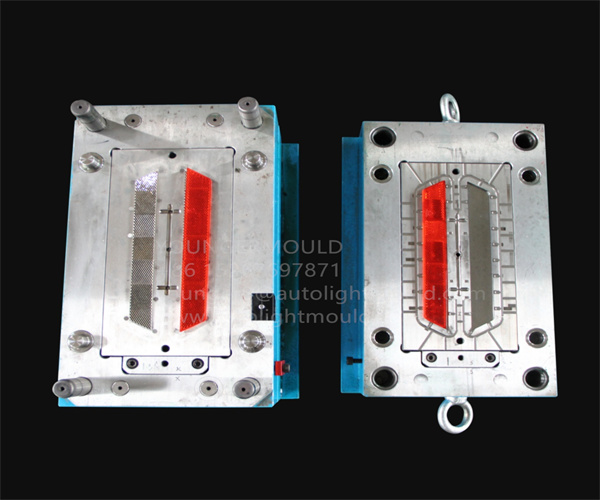 warning triangle reflector mold