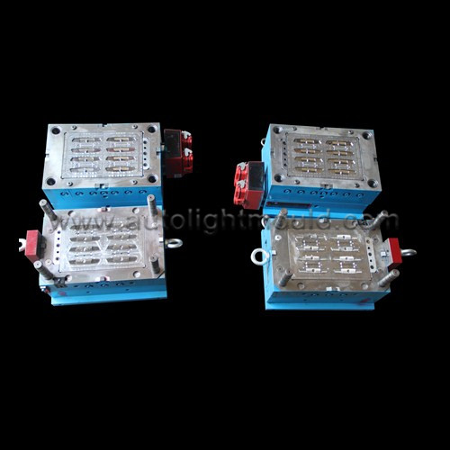 rear wheel reflector mold