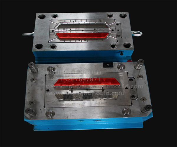 warning triangle reflector mold