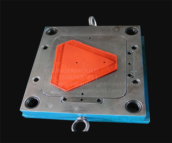 reflex reflector mold