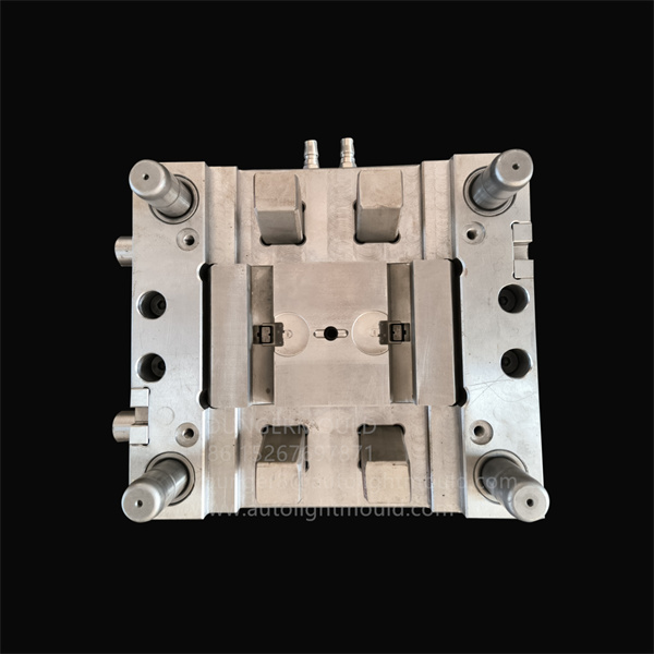 automotive windshield mould