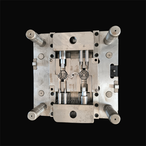 Automotive windshield mold