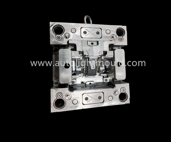 tail light reflector mold manufacture