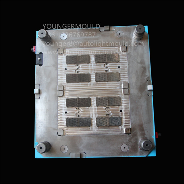 Bicycle front reflector mold