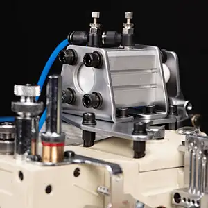 KL-62GD Direct Drive Feed-off-the-arm 4 Needle 6 Thread Flat-seaming Sewing Machine