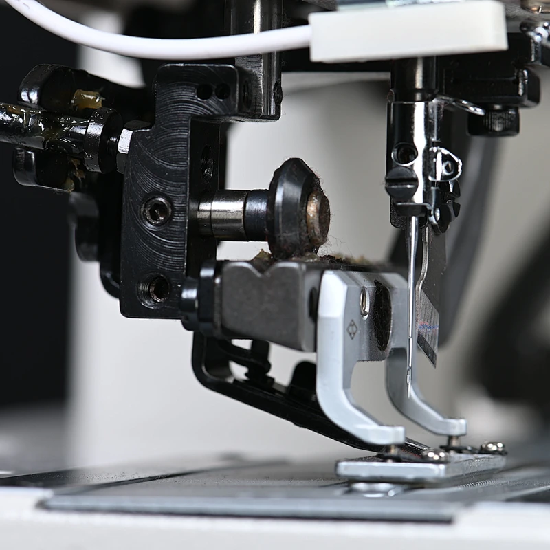 KL-1790A Electrical Straight Button Holing Sewing Machine