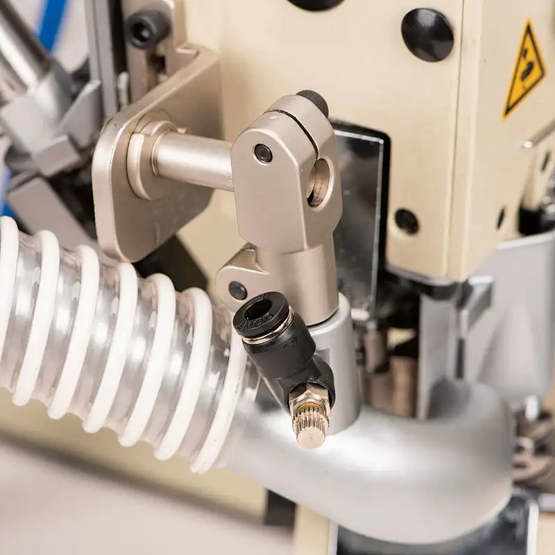 KL-62GD Direct Drive Feed-off-the-arm 4 Needle 6 Thread Flat-seaming Sewing Machine
