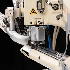 KL-62GD Direct Drive Feed-off-the-arm 4 Needle 6 Thread Flat-seaming Sewing Machine