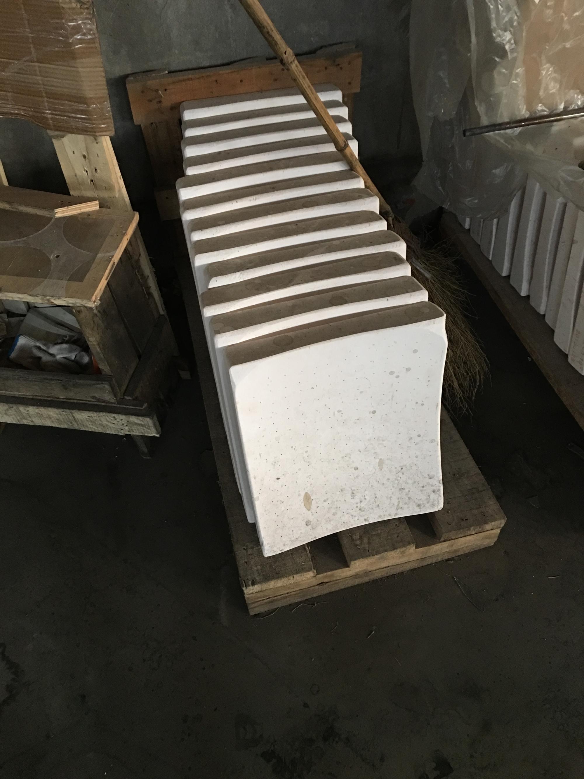 refractory brick for bending car side mirror
