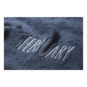 High quality deluxe hot sale embroidery logo salon towel 100% cotton