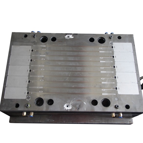 Plastic seal mold
