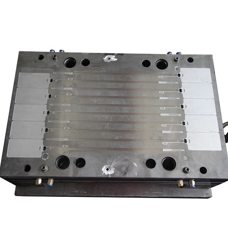 Plastic seal mold