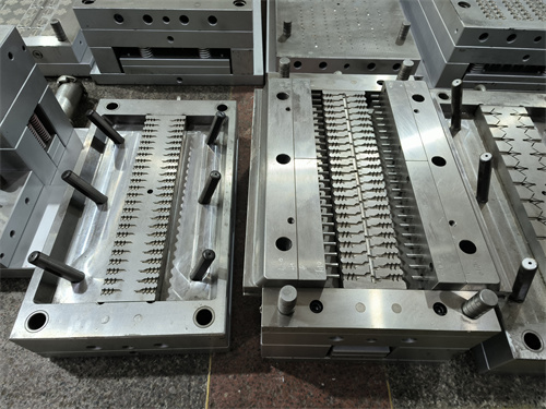 wall plug mold