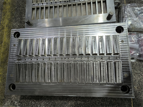 tile leveling system mold