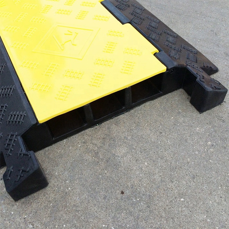 Flexible Rubber Cable Protector For 3 Cables 915(L)x500(W)x70(H)mm Floor With PP Cover 3 Channel Cable Cover