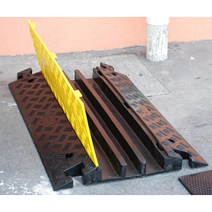 Flexible Rubber Cable Protector For 3 Cables 915(L)x500(W)x70(H)mm Floor With PP Cover 3 Channel Cable Cover
